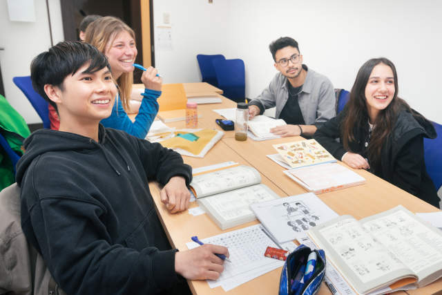 Seeing Japanese Culture and Society from a Qualitative Perspective: Keio University Japan